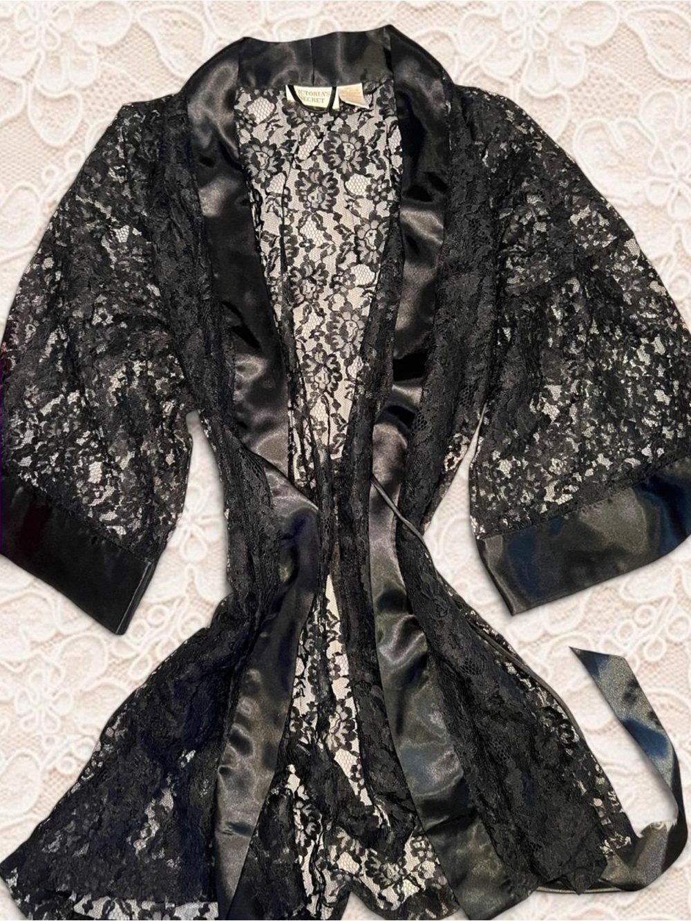 Vintage 90s Gold Label Victoria's Secret black floral lace kimono robe